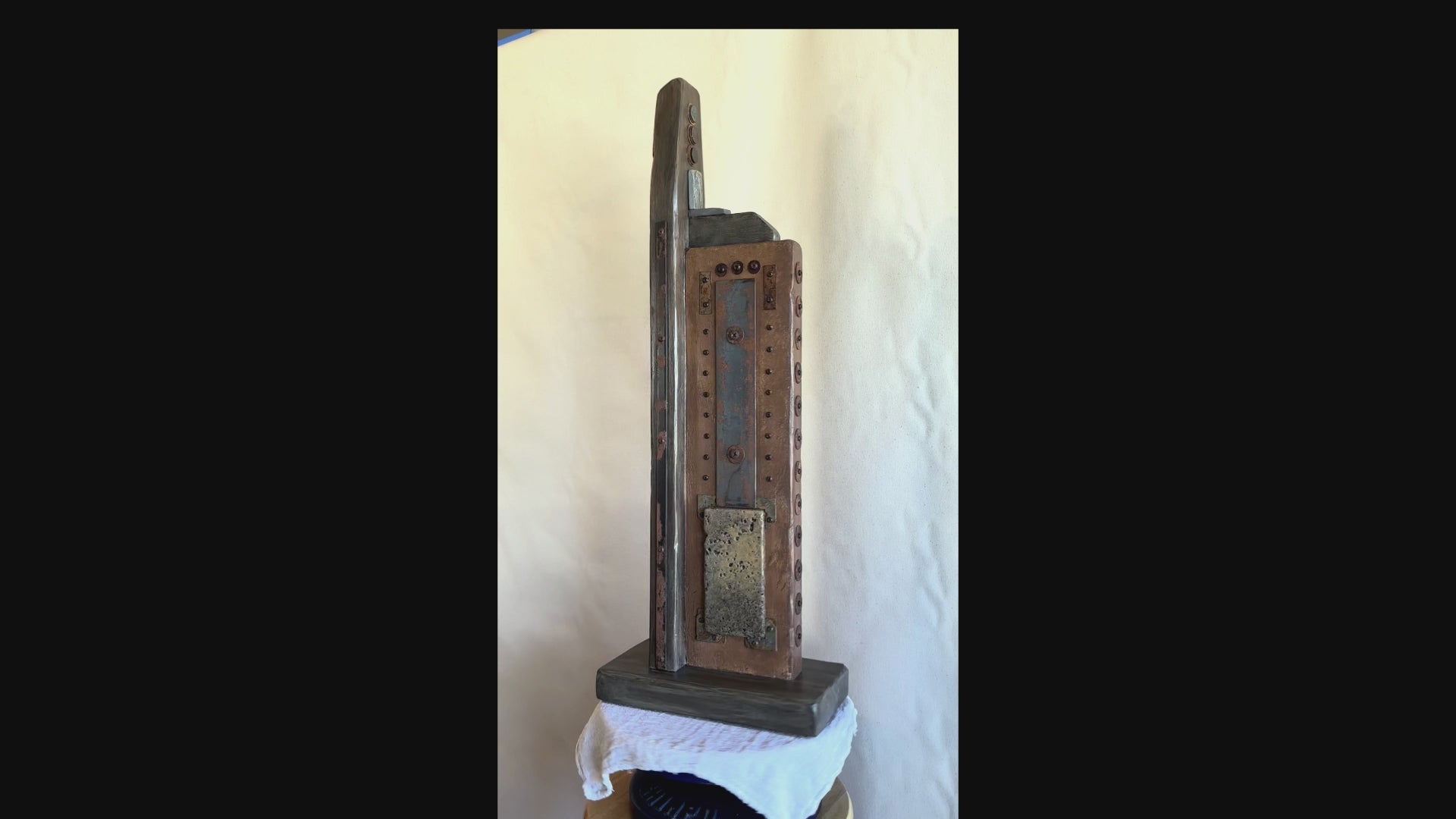 short video of the sculpture Great Empires by Robert Schott